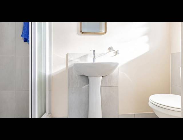 3 BEDROOM APARTMENT FOR SALE IN MENLO PARK